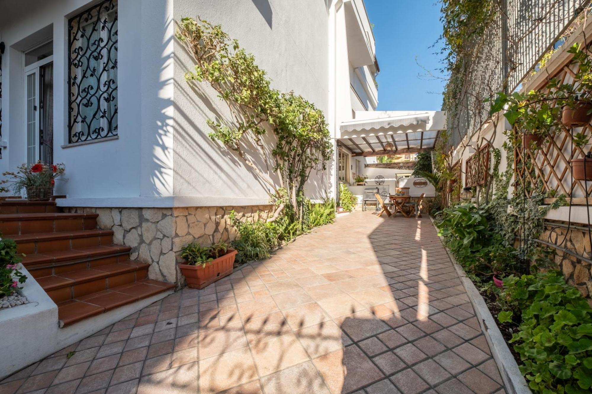Elegante Villa Lu' Centro Citta A 10 Minuti Dal Mare Cagliari Dış mekan fotoğraf