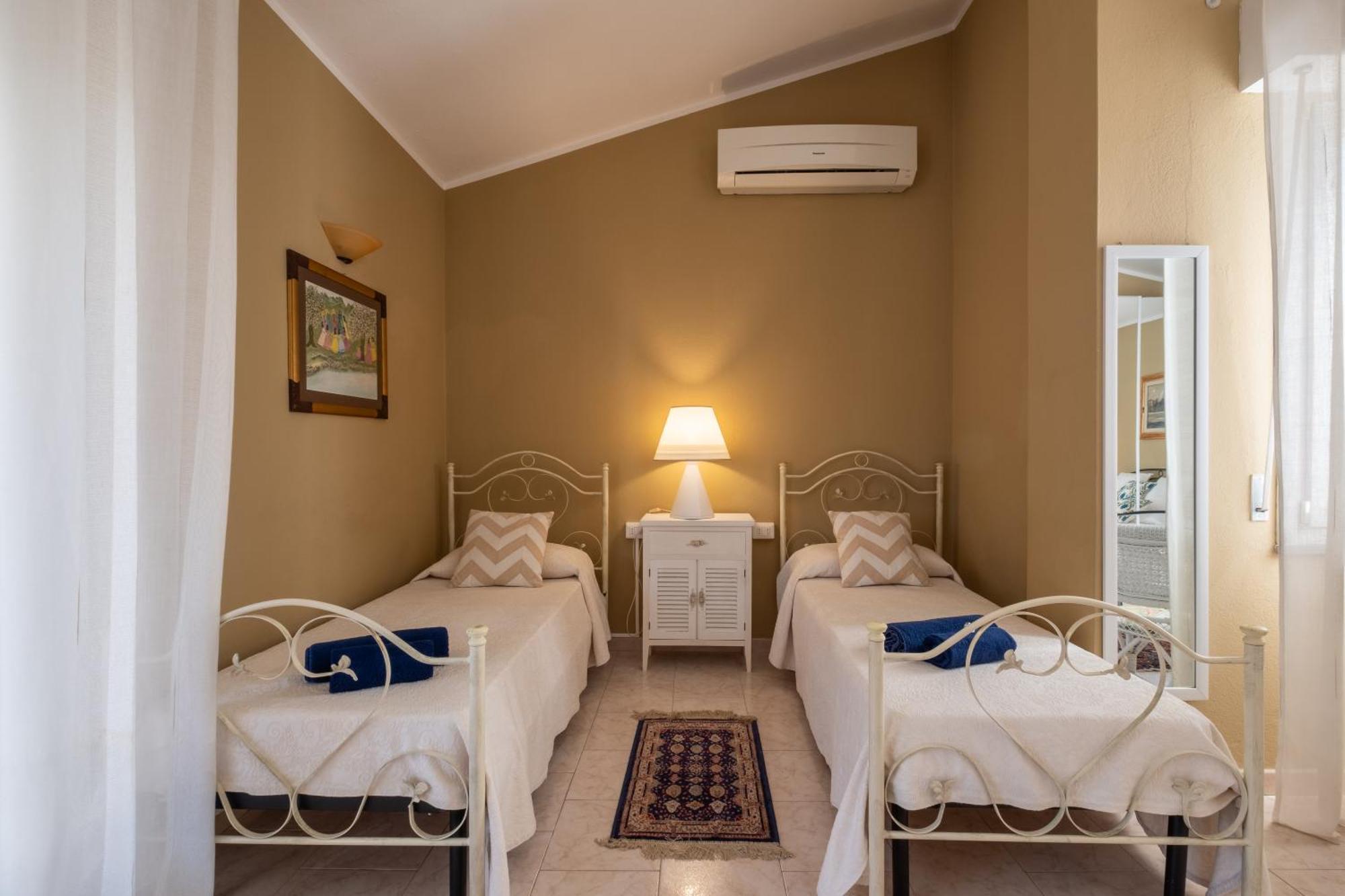 Elegante Villa Lu' Centro Citta A 10 Minuti Dal Mare Cagliari Dış mekan fotoğraf